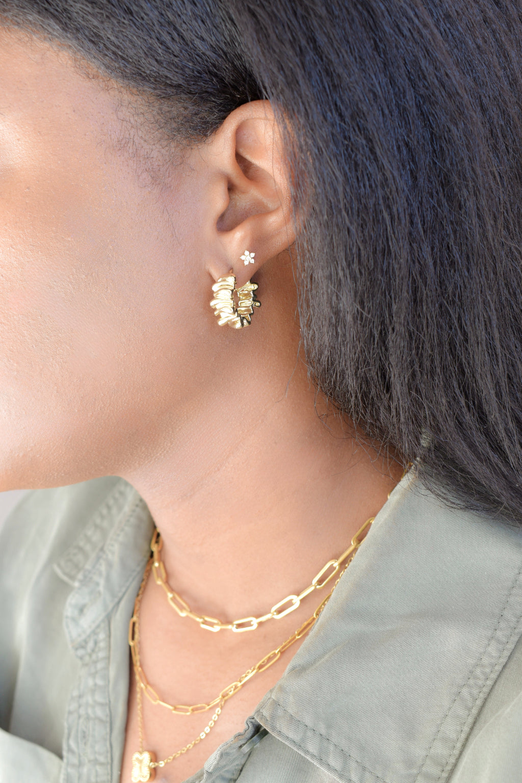 Flower Stud Earrings - Clear image 1