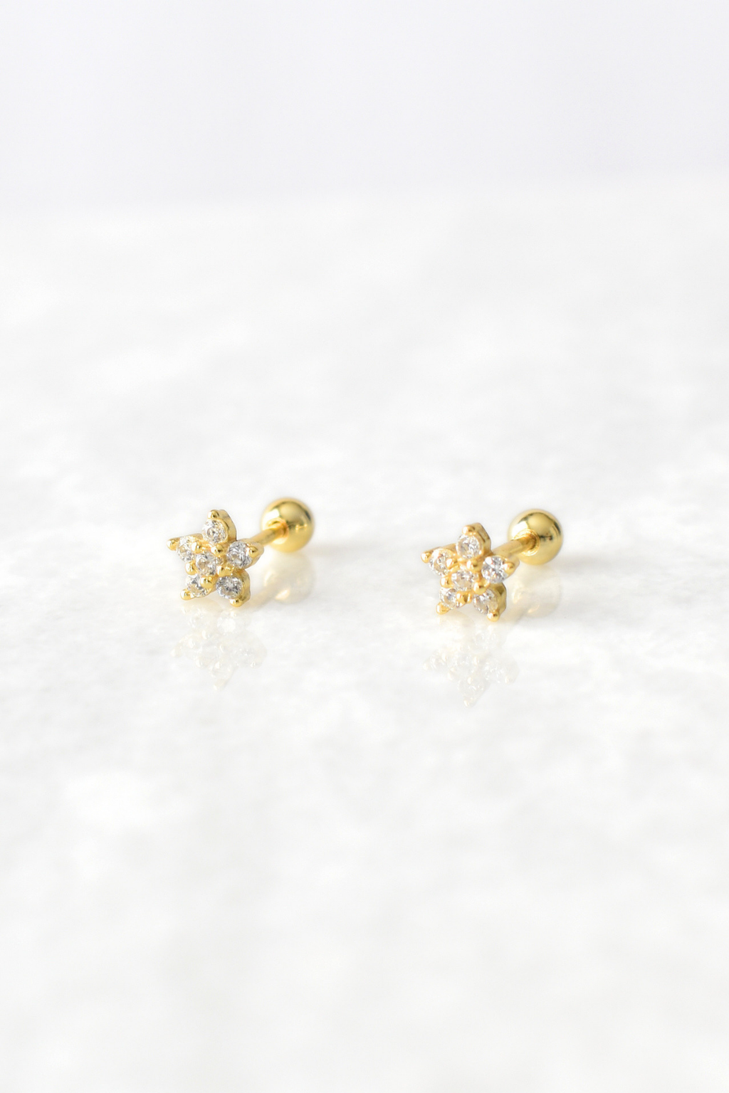 Flower Stud Earrings - Clear image 0