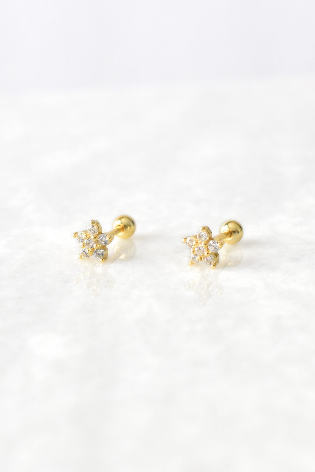 Flower Stud Earrings - Clear image 0