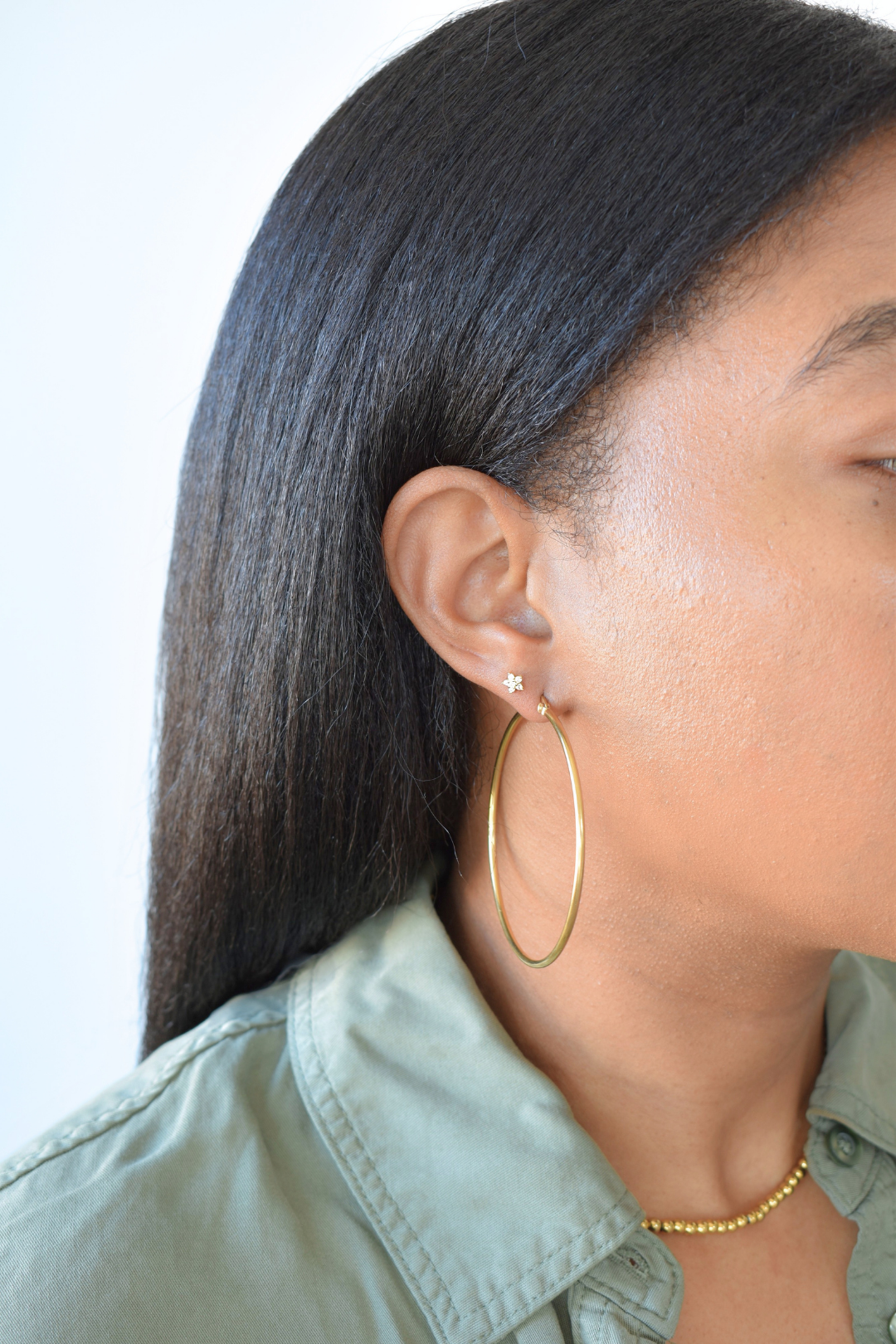 Flower Stud Earrings - Clear image 3