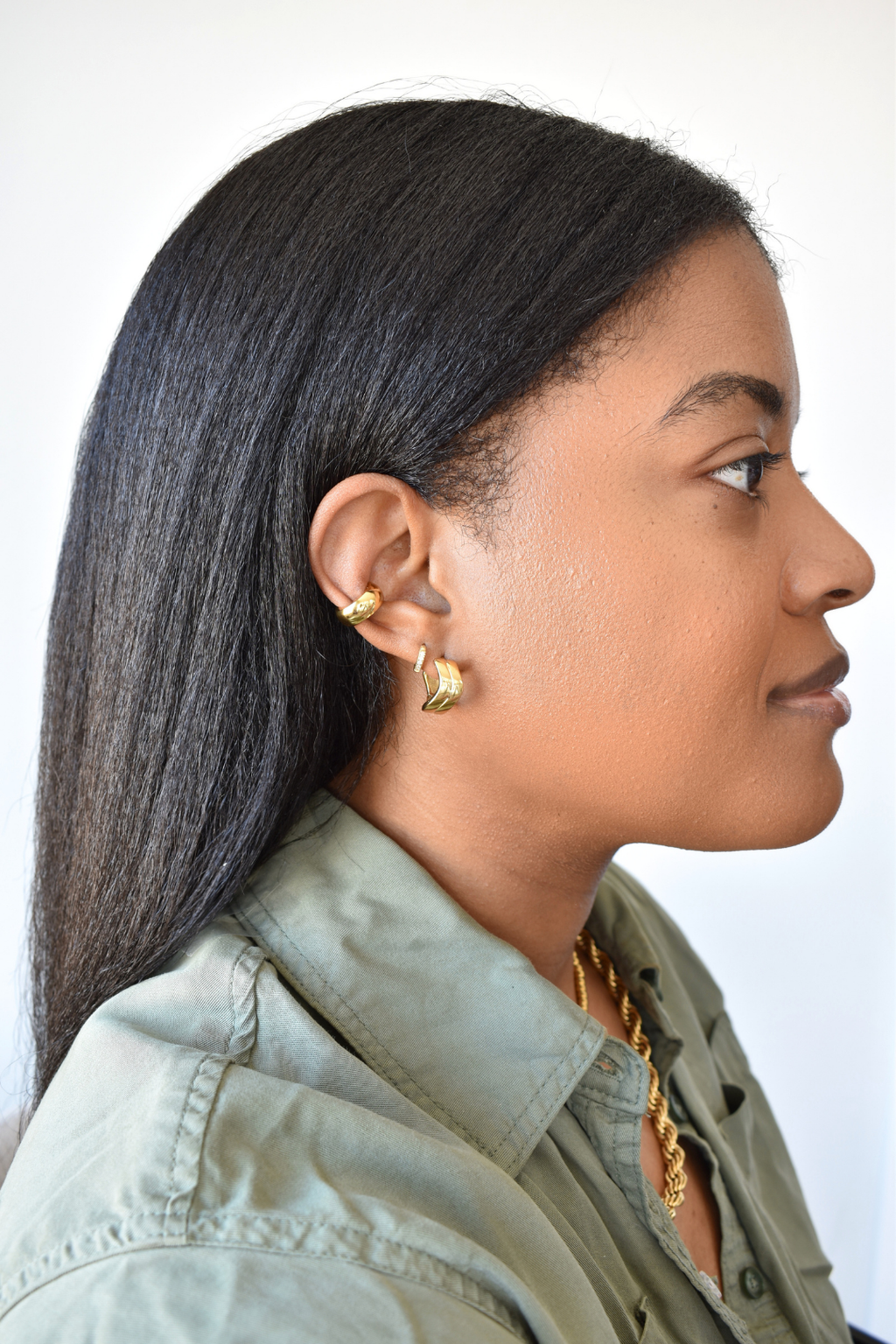Jada Wavy Huggie Earrings image 3