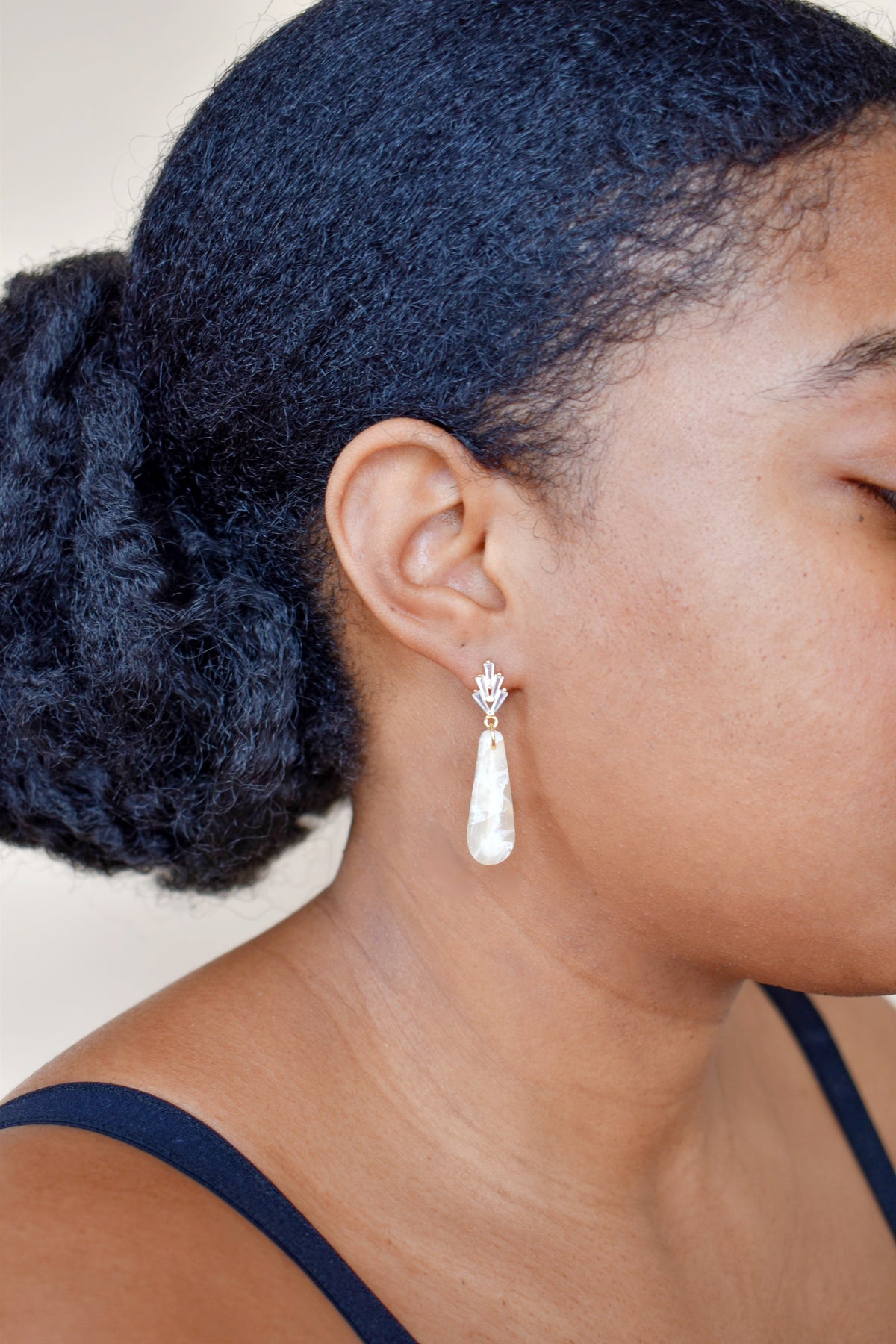 Crystel Drop Earrings image 2